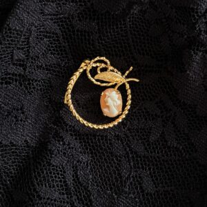 Broche de camafeo