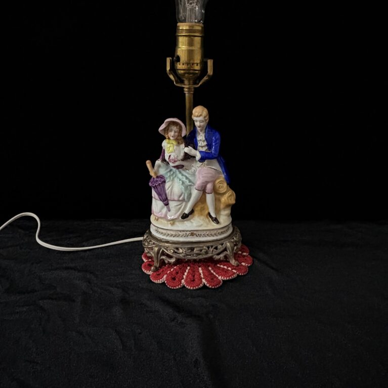 Lámpara vintage pareja victoriana (1970)